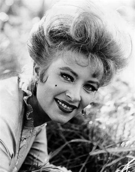 Amanda Blake is stunning in Gunsmoke (1966)